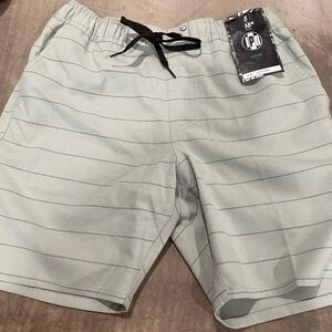 IPD striped shorts in HENRY fit! See pic for all the details & measurements 🕺🏻